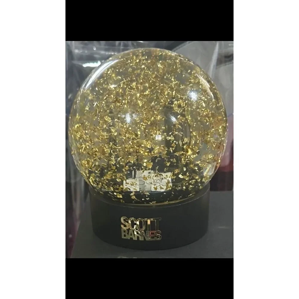 SCOTT BARNES - 🎉HP🎉 NWT - Sparkling “Snow Globe”/Black Presentation Box/Lim. Ed.
